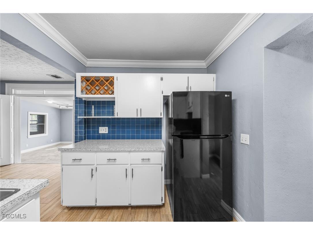 290 Granada Boulevard Fort Myers FL 33905 2025019902 image11