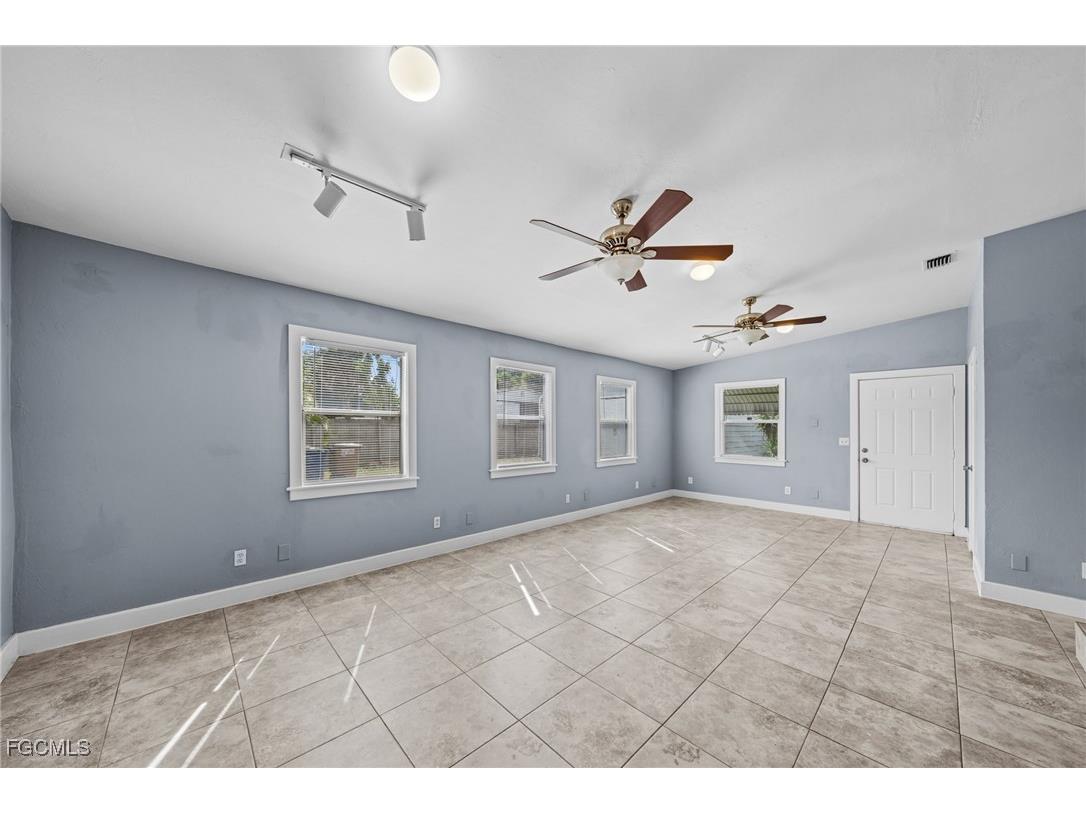 290 Granada Boulevard Fort Myers FL 33905 2025019902 image12