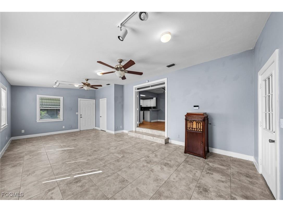 290 Granada Boulevard Fort Myers FL 33905 2025019902 image14