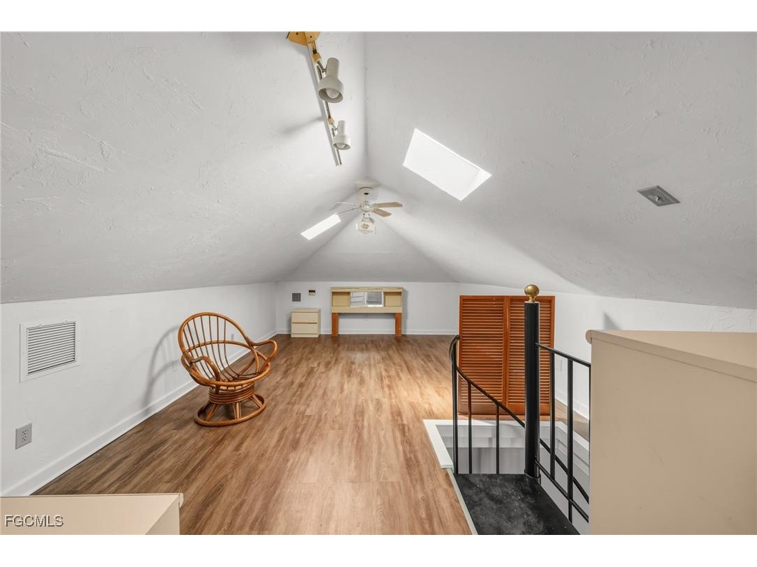 290 Granada Boulevard Fort Myers FL 33905 2025019902 image22