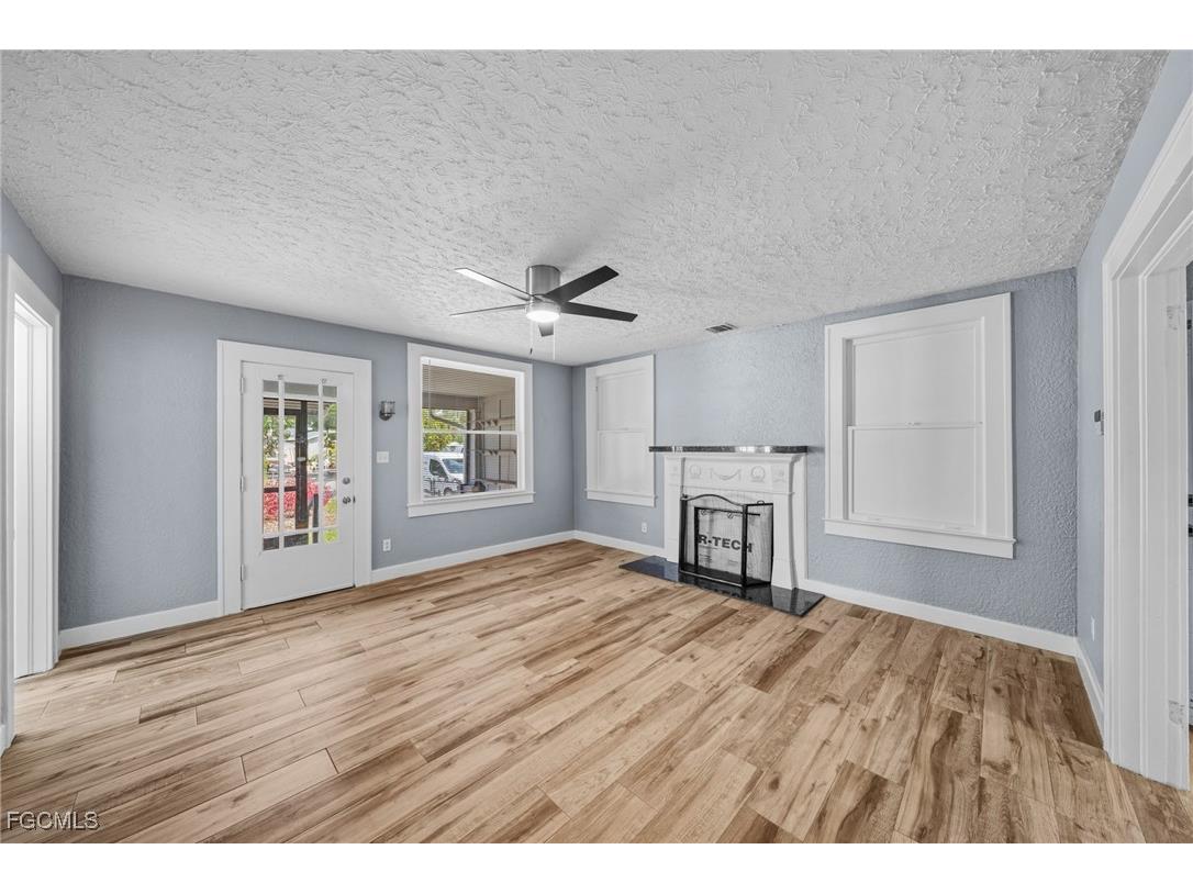 290 Granada Boulevard Fort Myers FL 33905 2025019902 image3