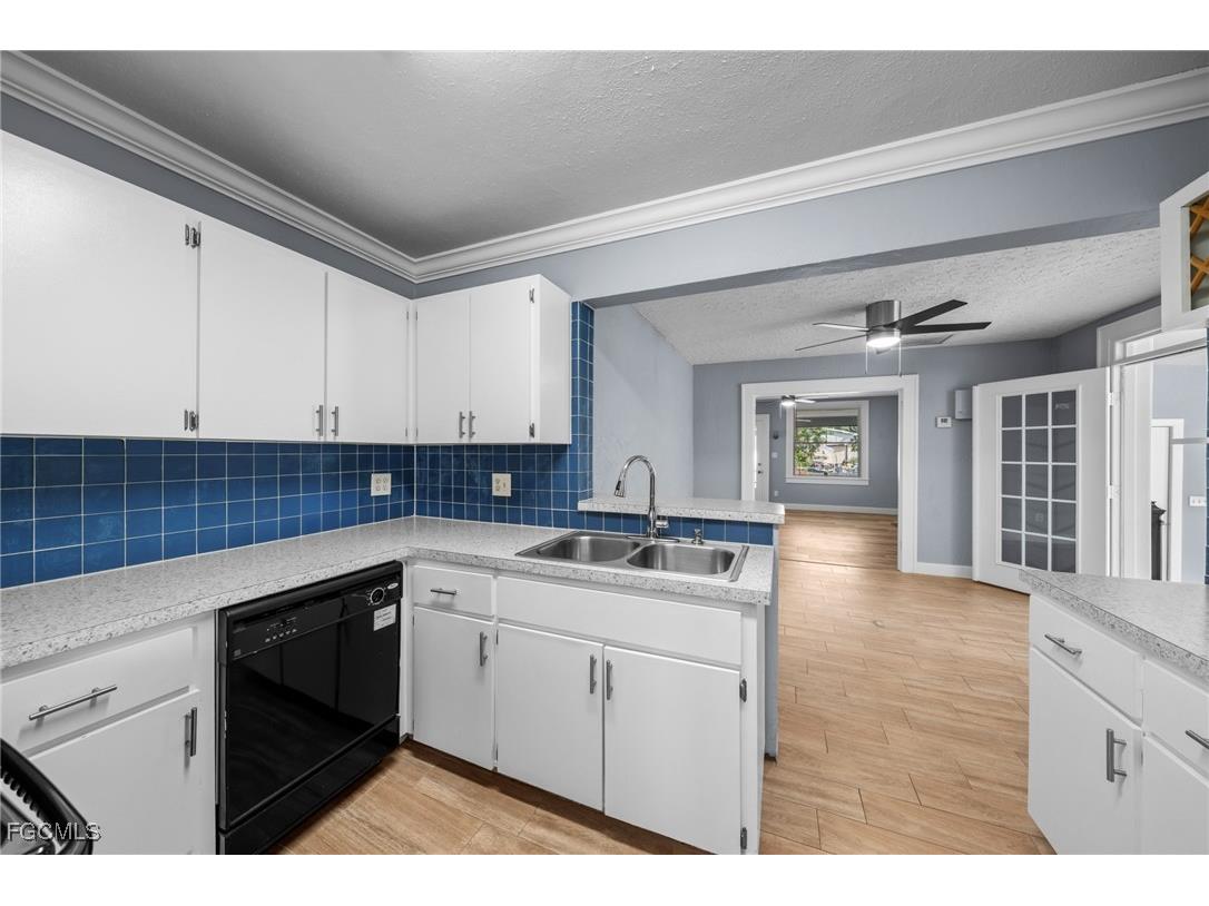 290 Granada Boulevard Fort Myers FL 33905 2025019902 image9