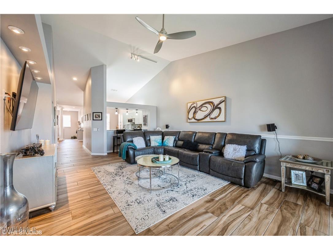 290 Robin Hood Circle #202 Naples FL 34104 225076079 image11