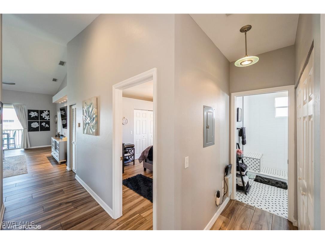 290 Robin Hood Circle #202 Naples FL 34104 225076079 image12