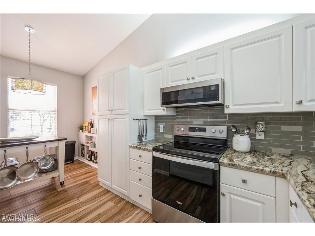 290 Robin Hood Circle #202 Naples FL 34104 225076079 image14