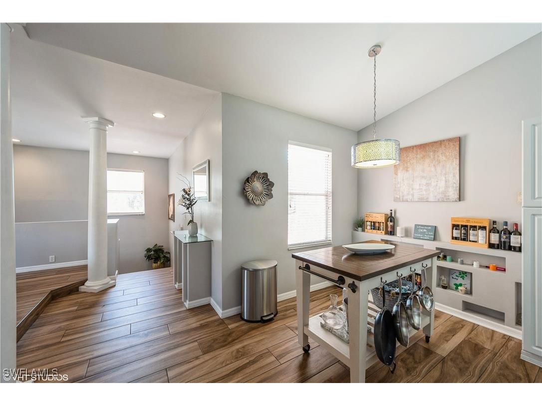 290 Robin Hood Circle #202 Naples FL 34104 225076079 image19