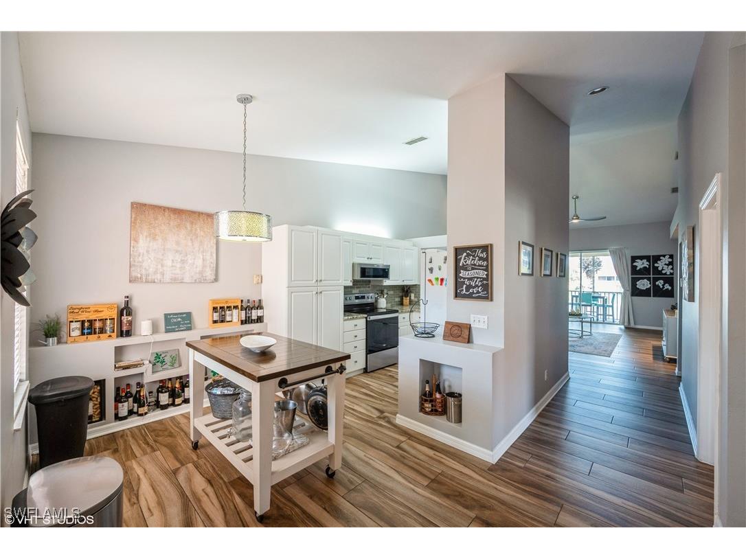 290 Robin Hood Circle #202 Naples FL 34104 225076079 image20