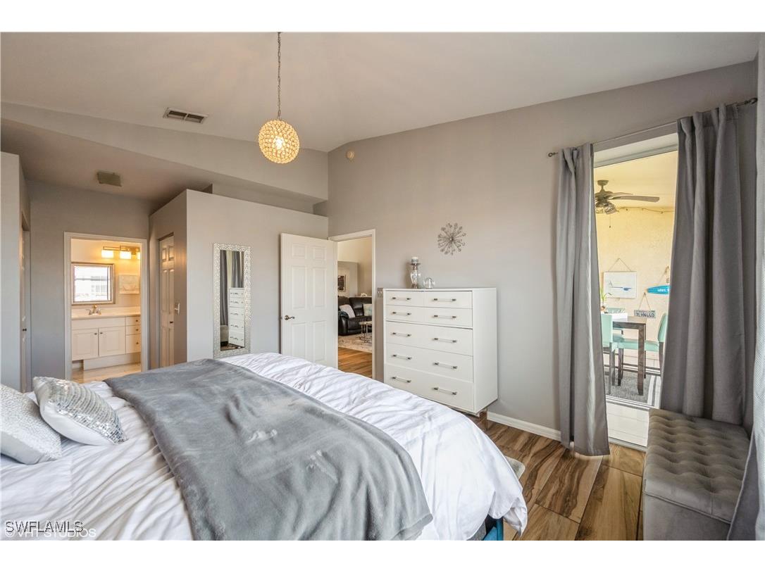 290 Robin Hood Circle #202 Naples FL 34104 225076079 image29