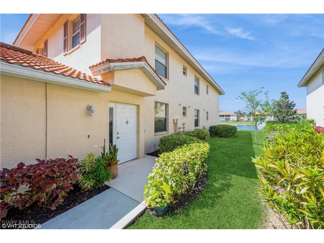 290 Robin Hood Circle #202 Naples FL 34104 225076079 image3