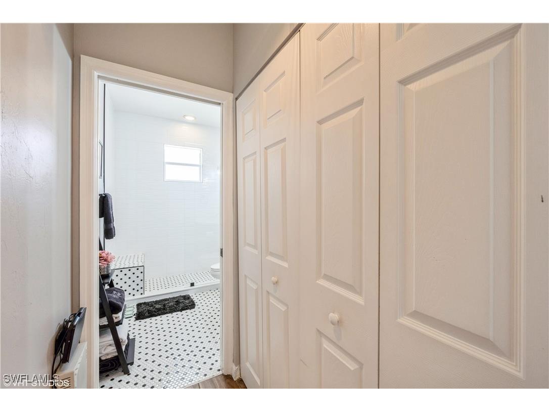 290 Robin Hood Circle #202 Naples FL 34104 225076079 image37