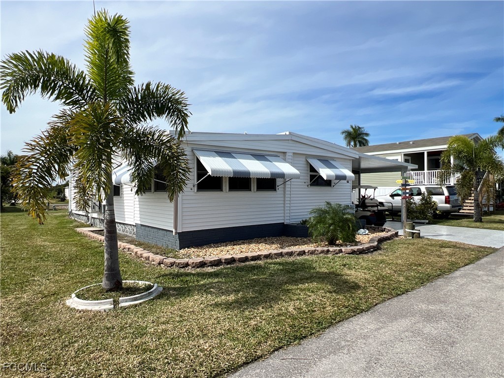 290 Valencia Drive Fort Myers FL 33905 2025006282 image2