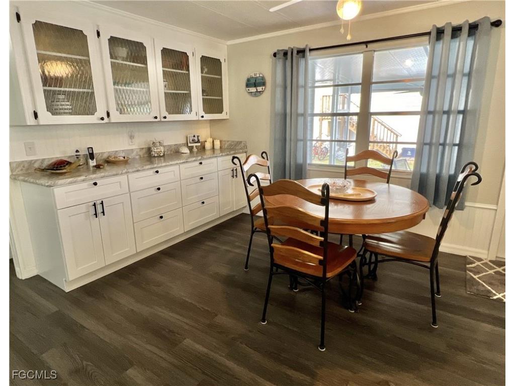 290 Valencia Drive Fort Myers FL 33905 2025006282 image6