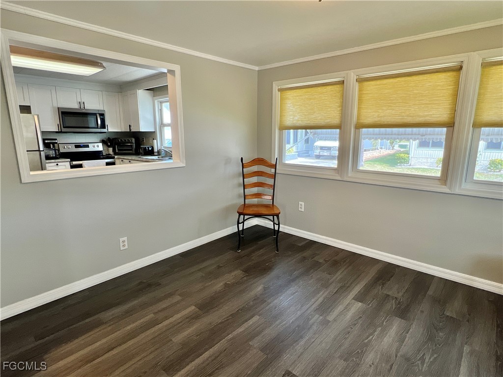 290 Valencia Drive Fort Myers FL 33905 2025006282 image8