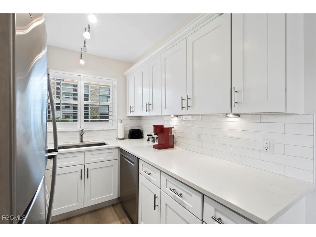 2900 Gulf Shore Boulevard N #111 Naples FL 34103 2025020397 image13