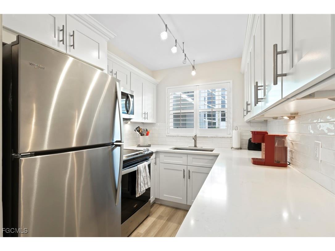 2900 Gulf Shore Boulevard N #111 Naples FL 34103 2025020397 image15