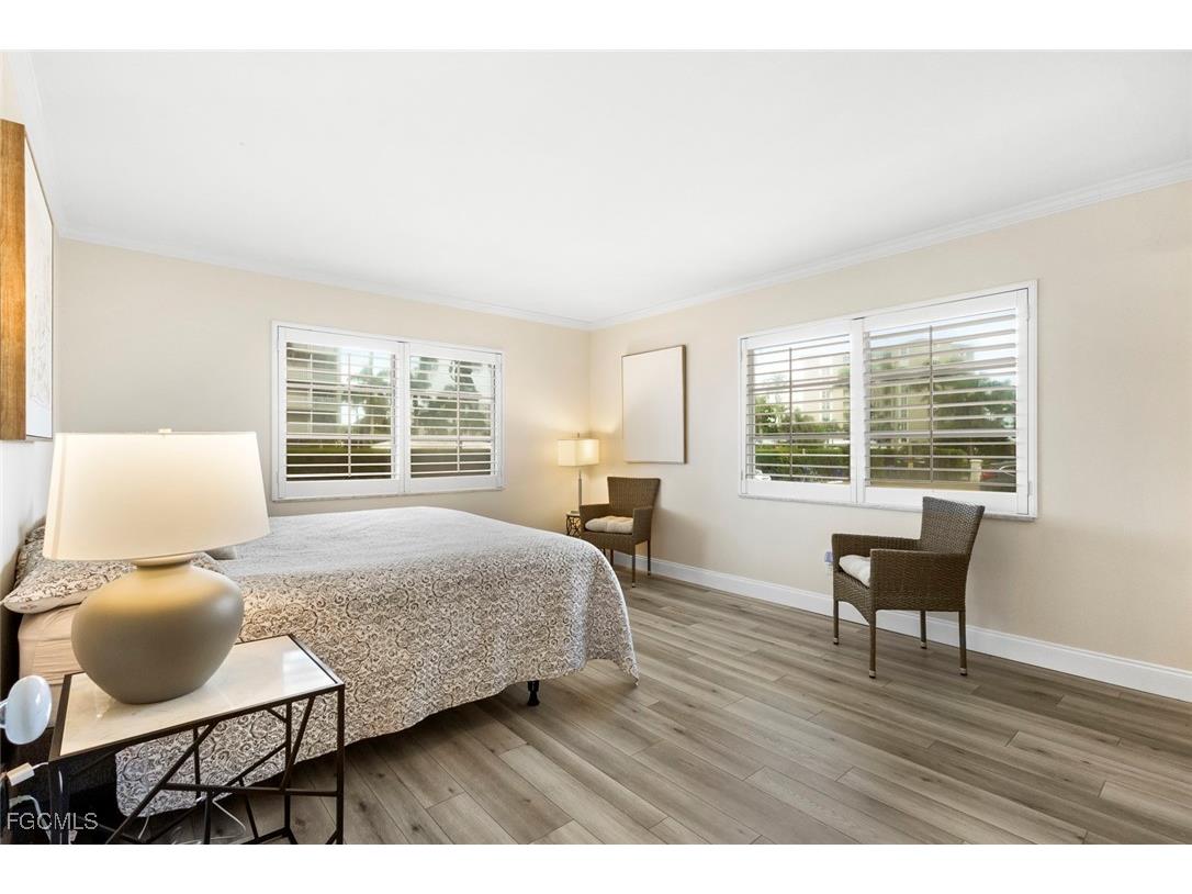 2900 Gulf Shore Boulevard N #111 Naples FL 34103 2025020397 image19