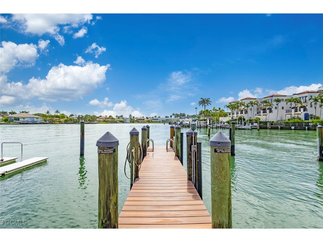 2900 Gulf Shore Boulevard N #111 Naples FL 34103 2025020397 image29