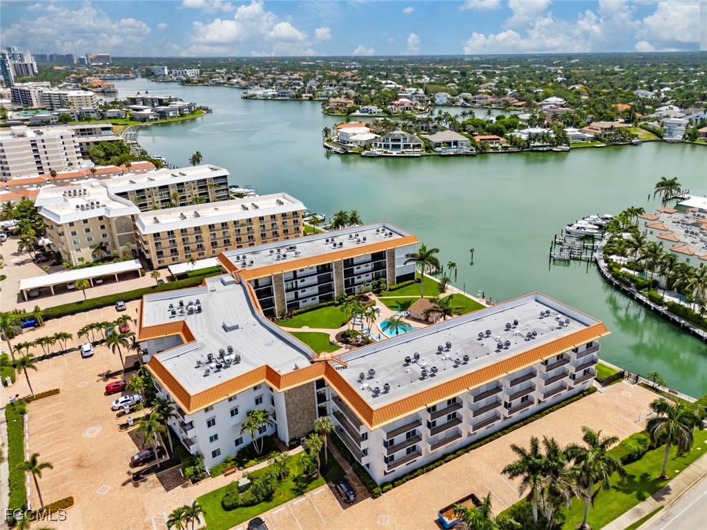 2900 Gulf Shore Boulevard N #111 Naples FL 34103 2025020397 image32