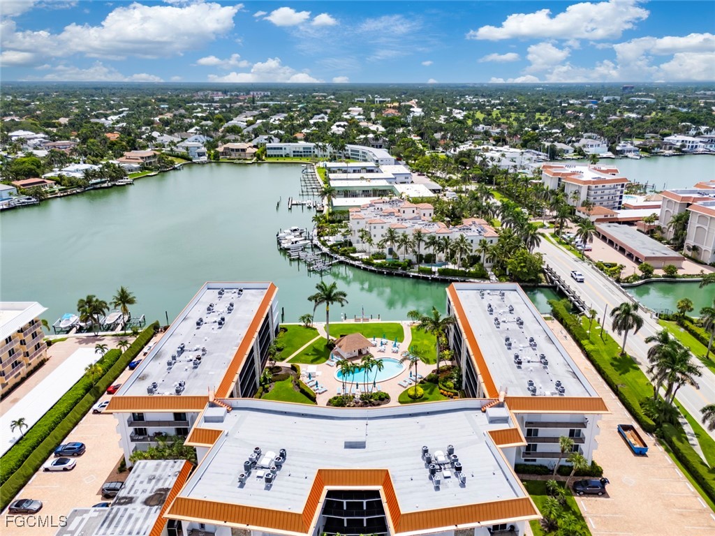 2900 Gulf Shore Boulevard N #111 Naples FL 34103 2025020397 image37