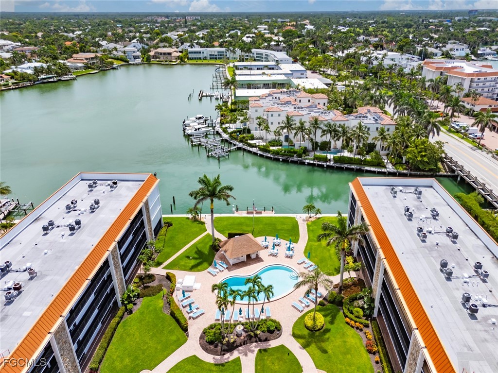 2900 Gulf Shore Boulevard N #111 Naples FL 34103 2025020397 image4