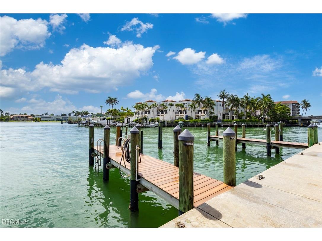 2900 Gulf Shore Boulevard N #111 Naples FL 34103 2025020397 image5