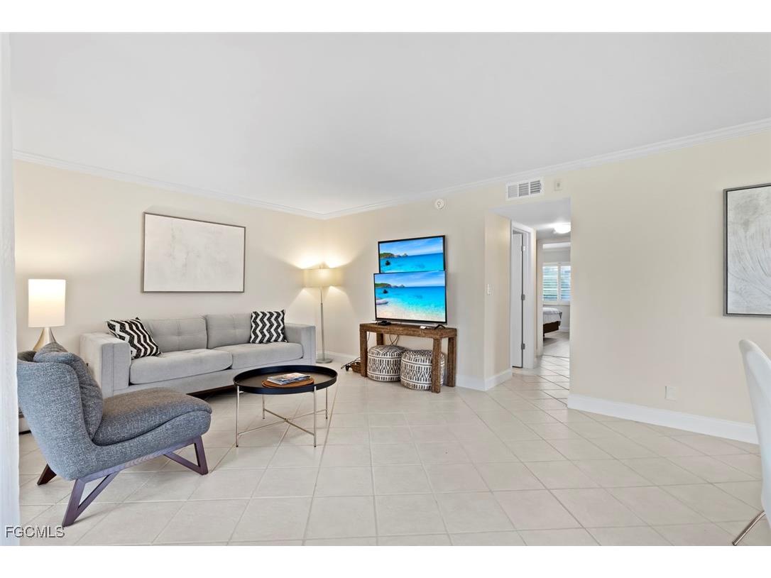 2900 Gulf Shore Boulevard N #111 Naples FL 34103 2025020397 image8