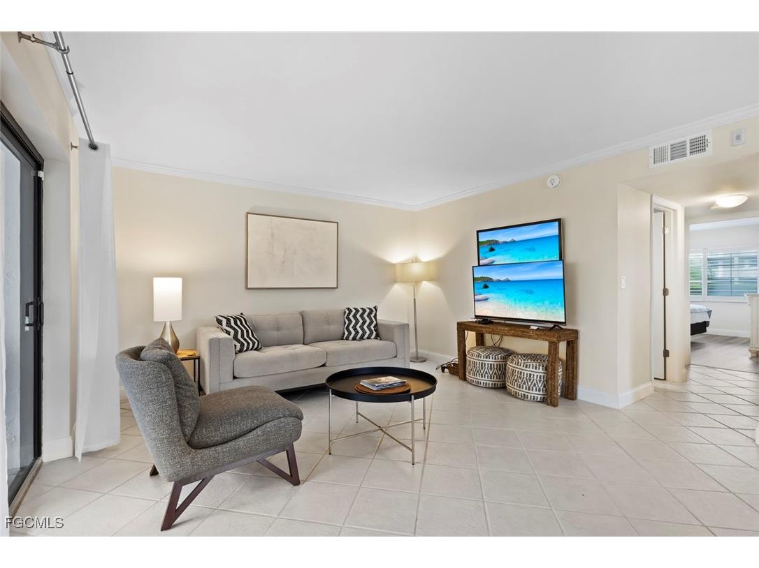 2900 Gulf Shore Boulevard N #111 Naples FL 34103 2025020397 image9