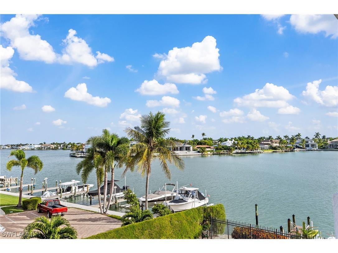 2900 Gulf Shore Boulevard N #303 Naples FL 34103 223089796 image1