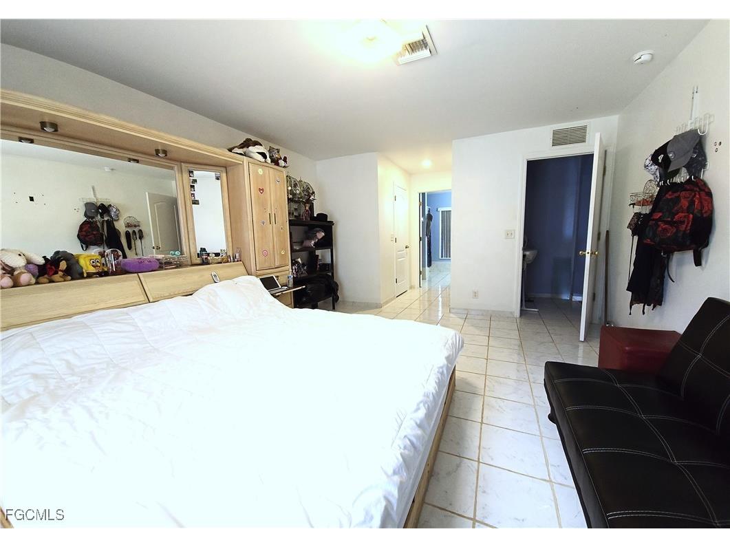 2900 NW 19th Place Cape Coral FL 33993 2025011709 image12