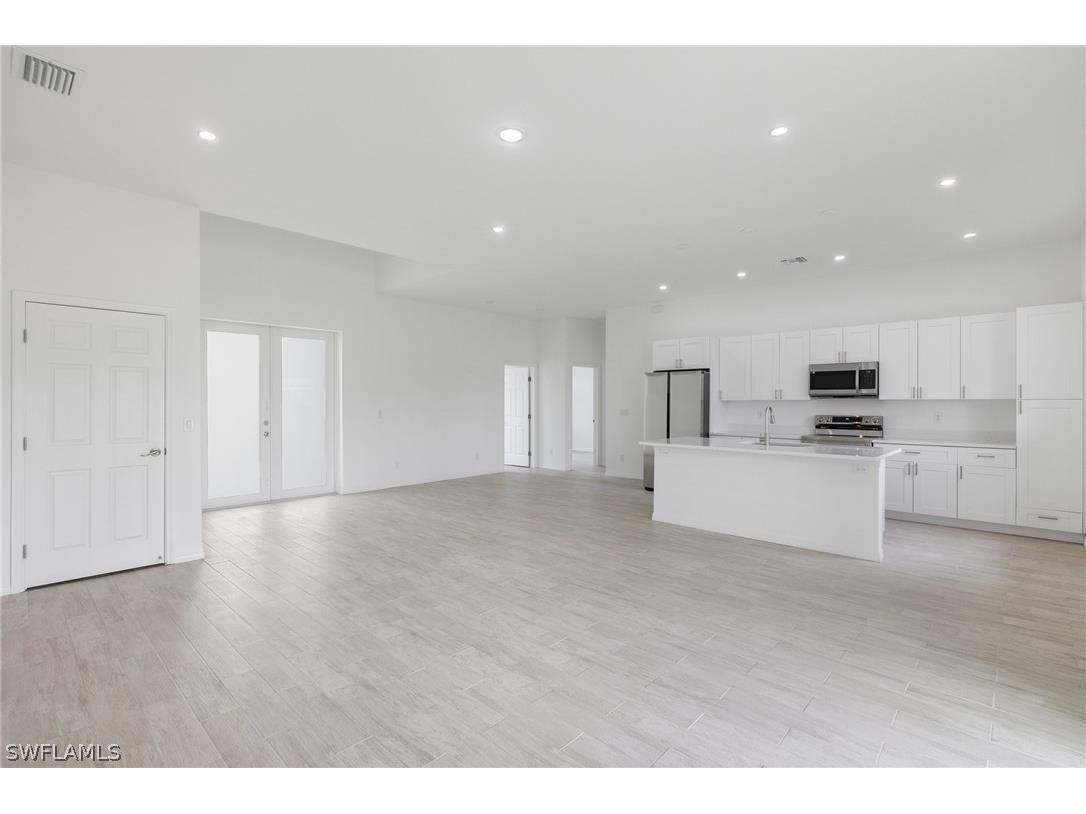 2900 Vera Avenue S Lehigh Acres FL 33976 224027927 image1