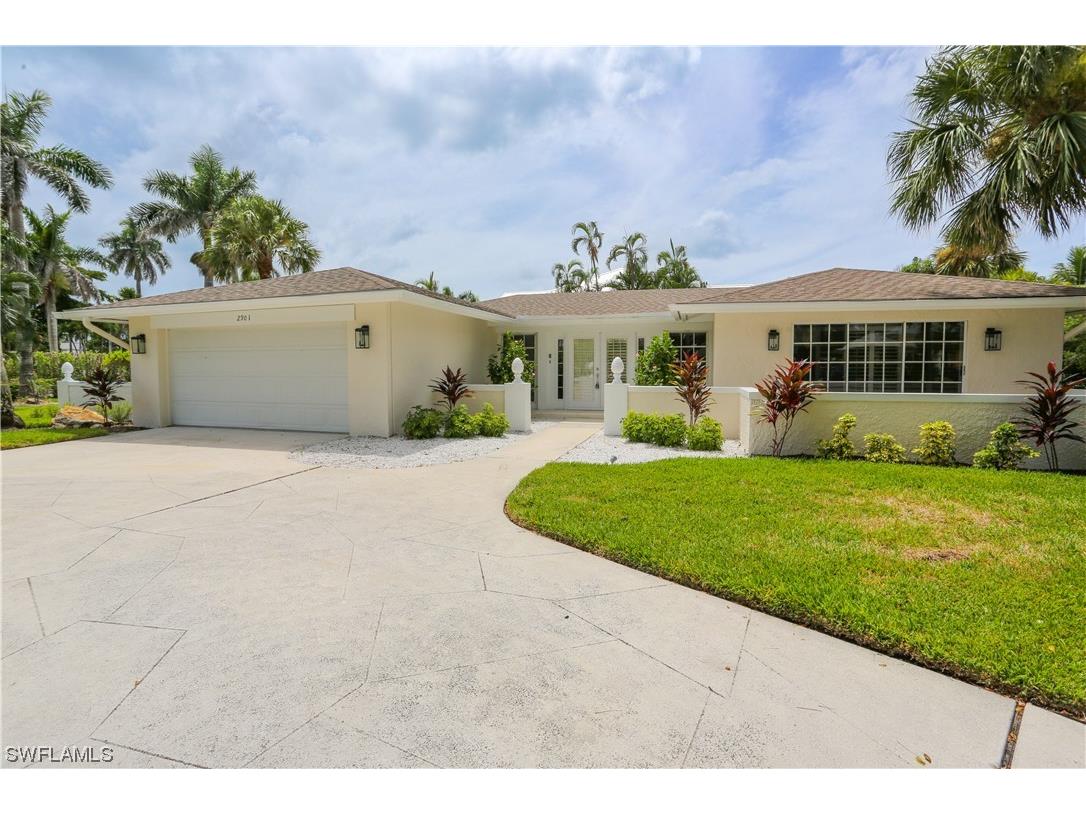 2901 Crayton Road Naples FL 34103 223058654 image1