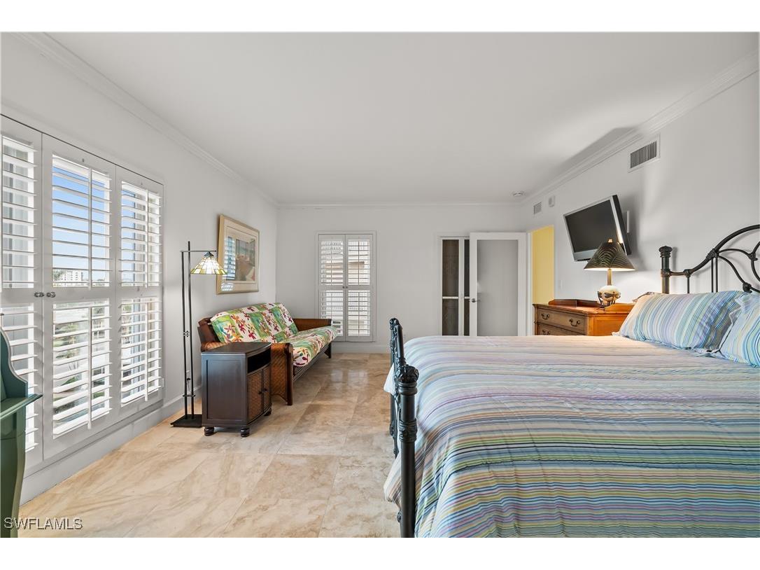 2901 Gulf Shore Boulevard N #403-S Naples FL 34103 225032727 image1