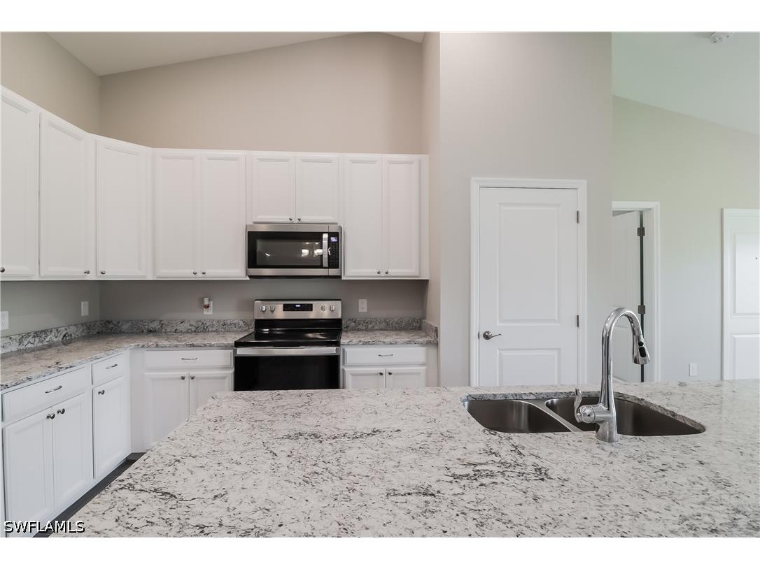 2902 7th Street W Lehigh Acres FL 33971 226019640 image4