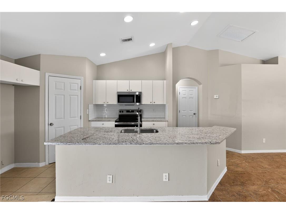 2902 Alan Avenue S Lehigh Acres FL 33976 2026009153 image19