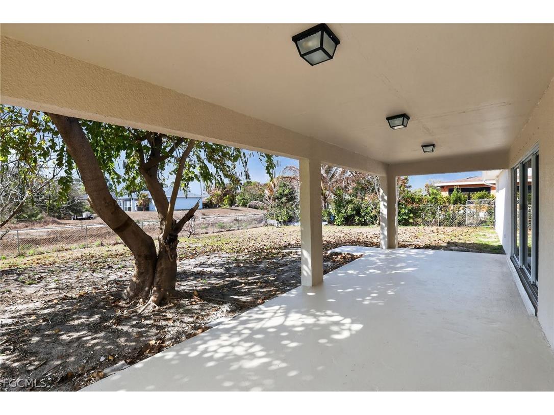 2902 Alan Avenue S Lehigh Acres FL 33976 2026009153 image4