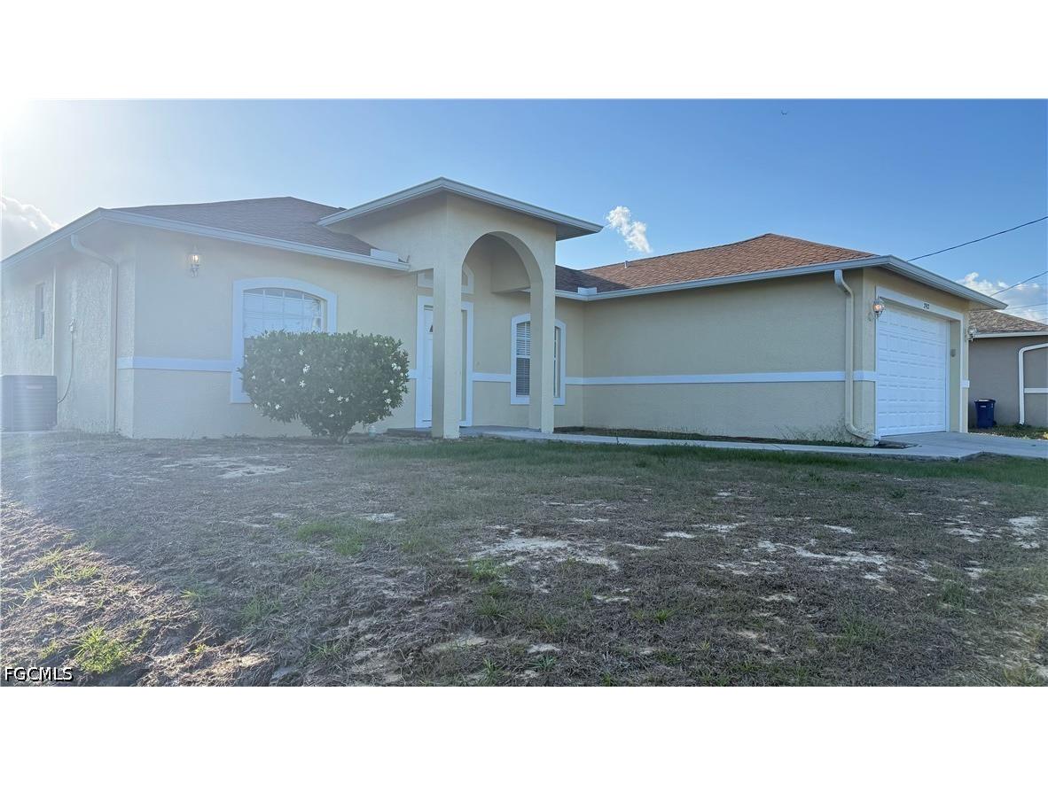 2902 Colin Avenue S Lehigh Acres FL 33976 2026009423 image2