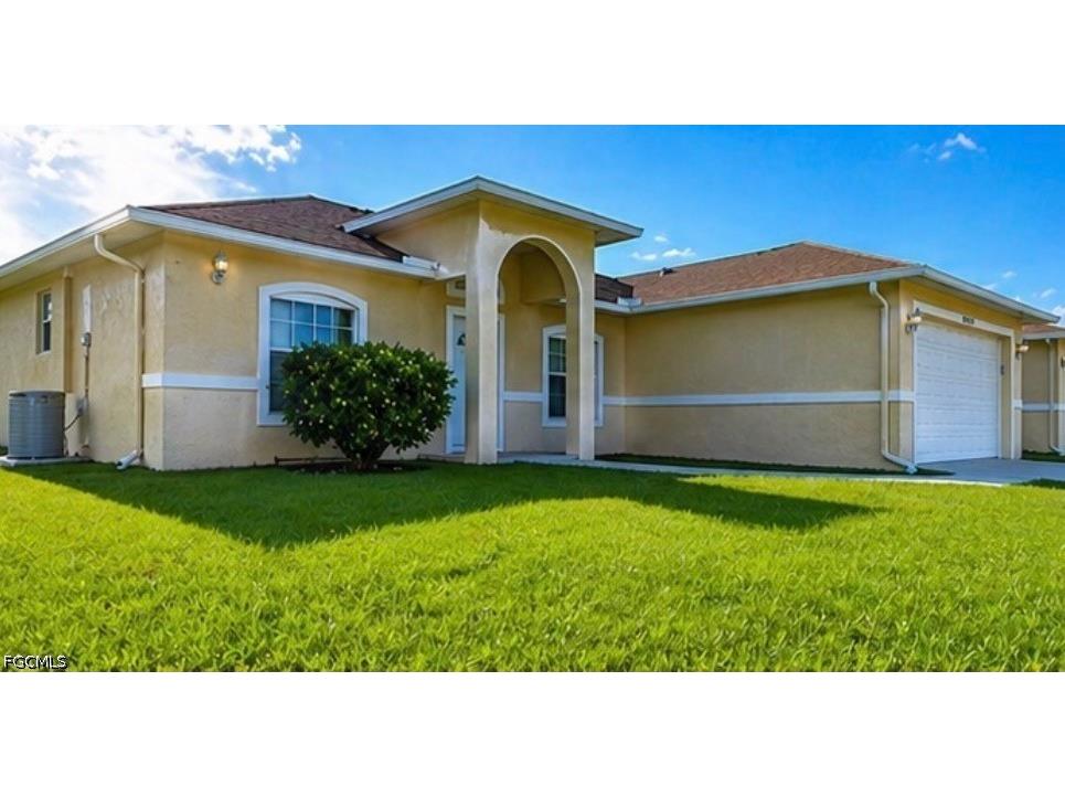2902 Colin Avenue S Lehigh Acres FL 33976 2026019332 image1