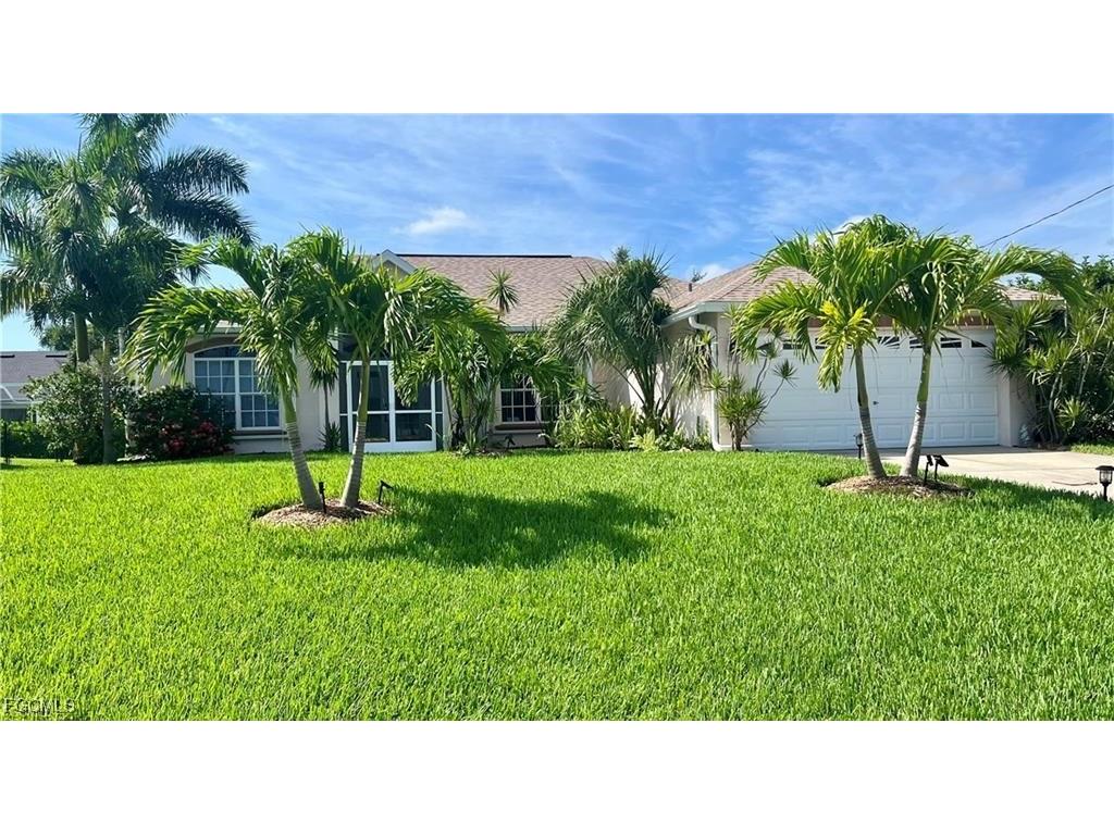 2902 Surfside Boulevard Cape Coral FL 33914 2025018416 image1