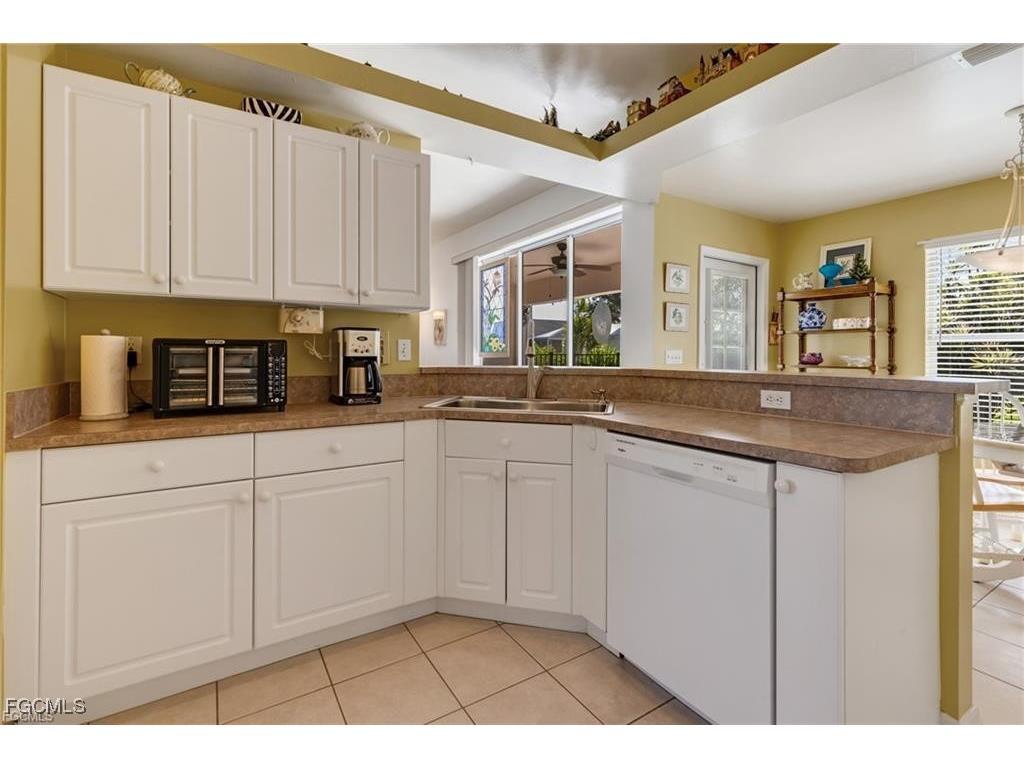 2902 Surfside Boulevard Cape Coral FL 33914 2025018416 image13