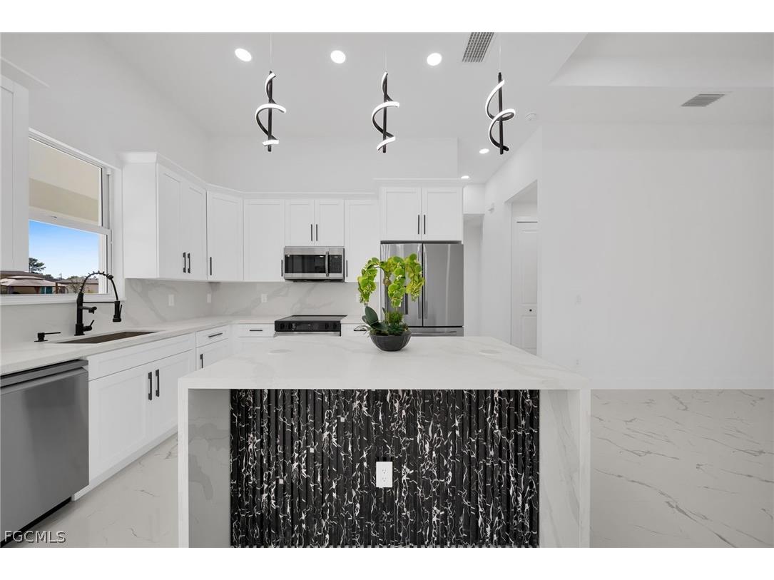 2903 49th Street W Lehigh Acres FL 33971 2026008598 image9