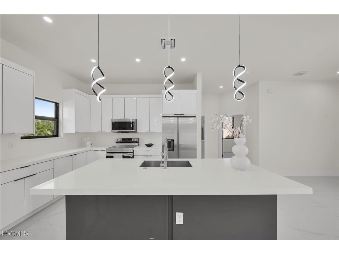 2903 NW 3rd Street Cape Coral FL 33993 2025016226 image15