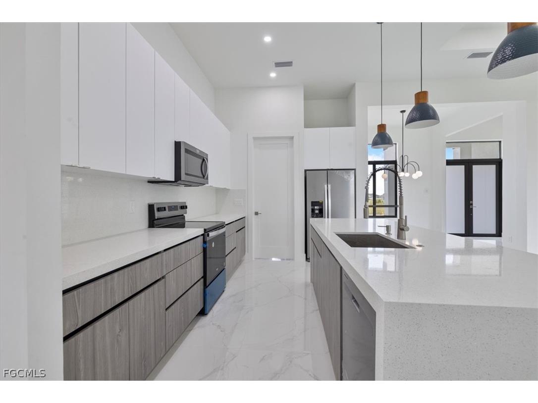 2903 NW 6th Terrace Cape Coral FL 33993 2026008935 image14