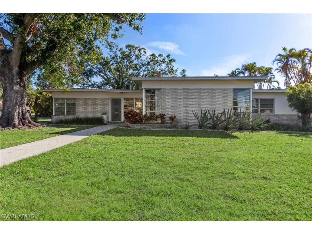 2903 Valencia Way Fort Myers FL 33901 223000067 image1