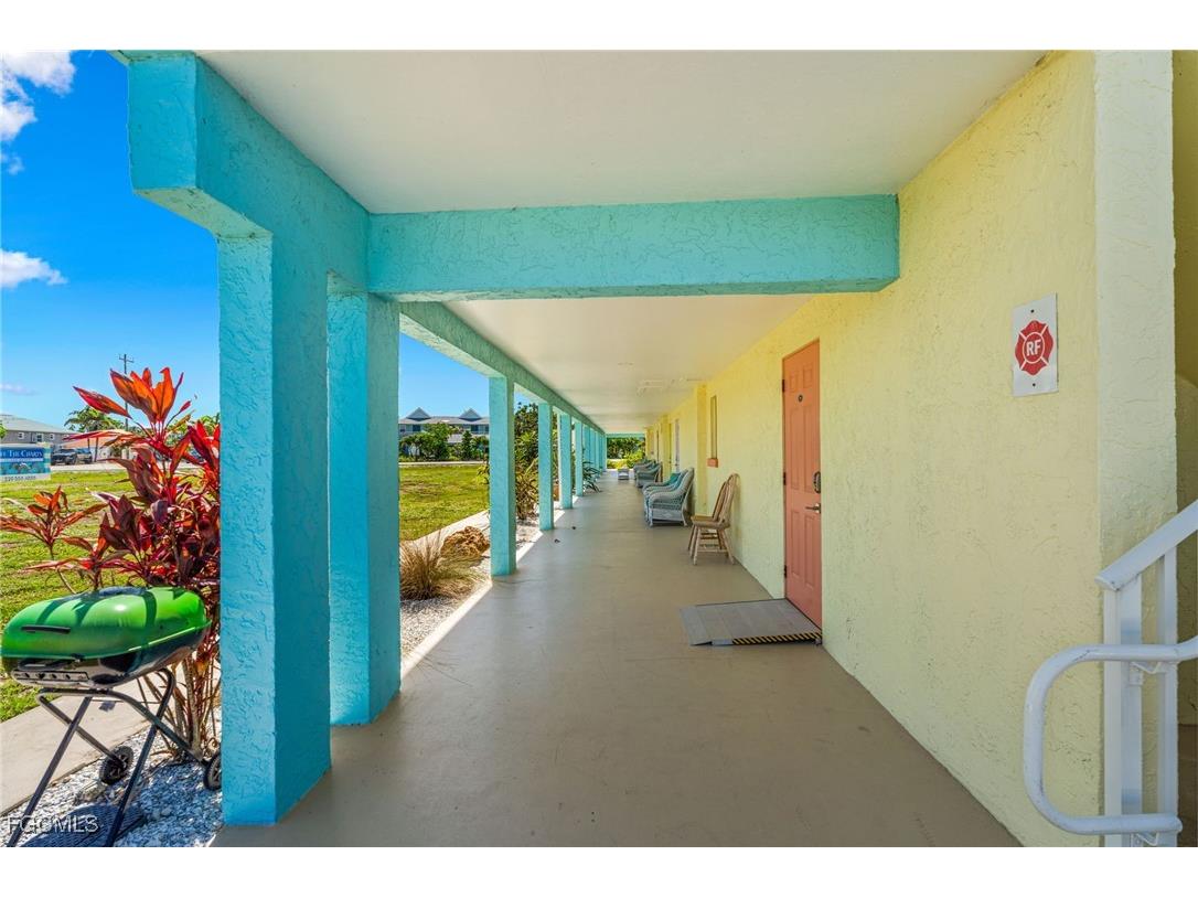 2904-2938 Sanibel Boulevard #1-20 Saint James City FL 33956 2025011075 image10