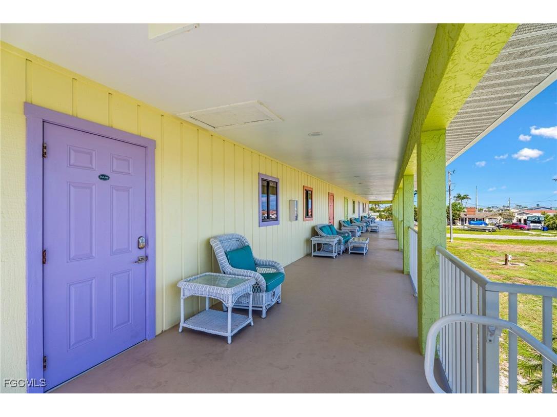 2904-2938 Sanibel Boulevard #1-20 Saint James City FL 33956 2025011075 image14