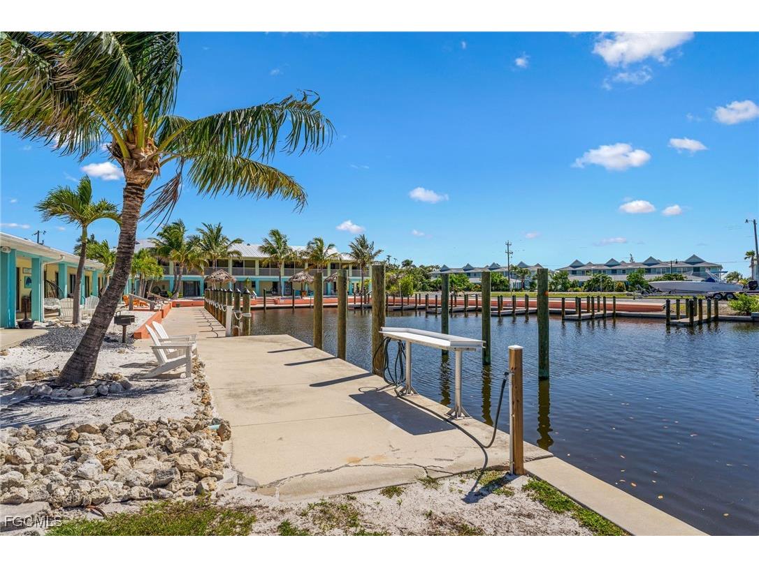 2904-2938 Sanibel Boulevard #1-20 Saint James City FL 33956 2025011075 image17