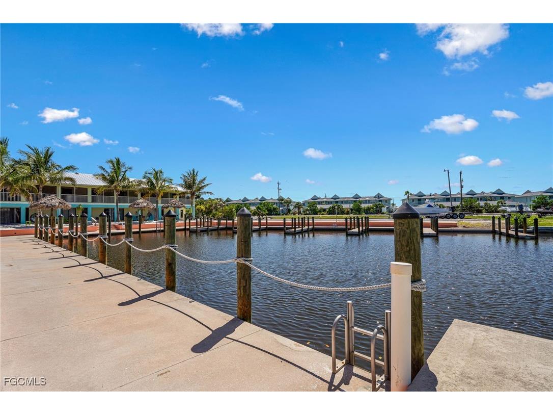 2904-2938 Sanibel Boulevard #1-20 Saint James City FL 33956 2025011075 image18