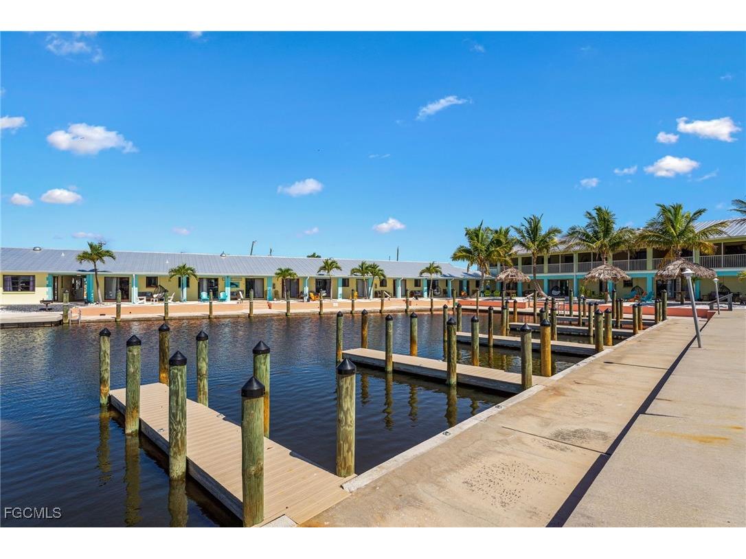 2904-2938 Sanibel Boulevard #1-20 Saint James City FL 33956 2025011075 image19