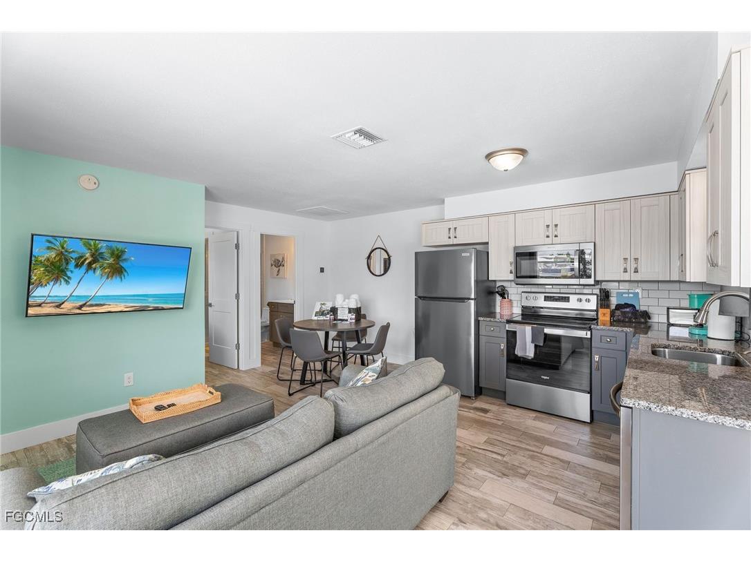 2904-2938 Sanibel Boulevard #1-20 Saint James City FL 33956 2025011075 image21