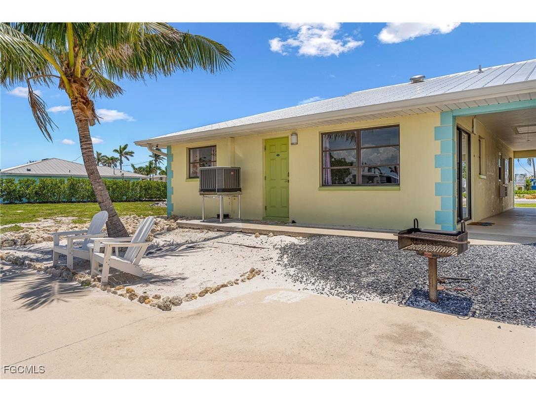 2904-2938 Sanibel Boulevard #1-20 Saint James City FL 33956 2025011075 image24